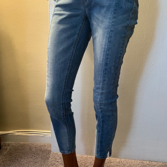Women’s Design Lab Lord + Taylor Jeans - Picture 1 of 8